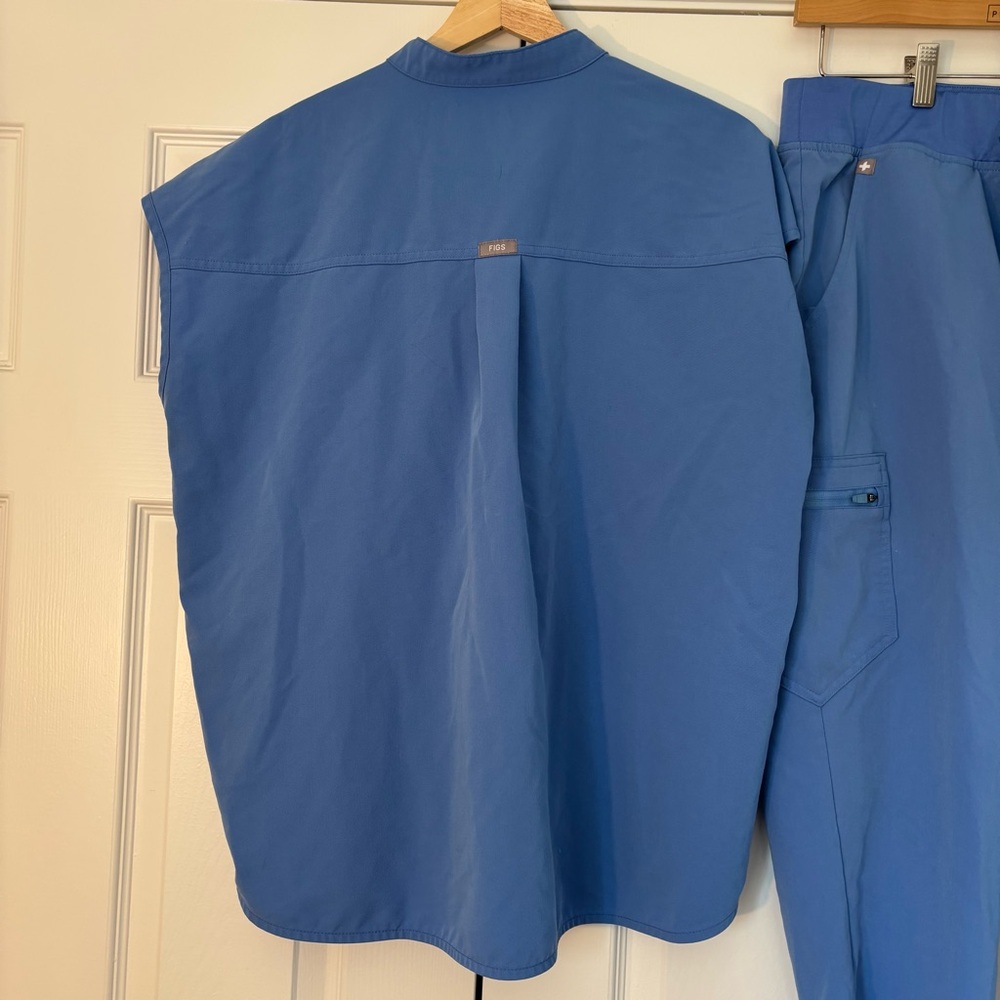 FIGS Ceil Blue Scrub Set M Rafaella Top High Waisted Zamora Joggers M/P Short - Picture 5 of 8